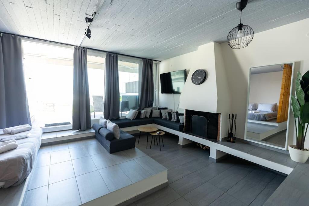 Deko Penthouse Suite Thessaloniki Exterior photo